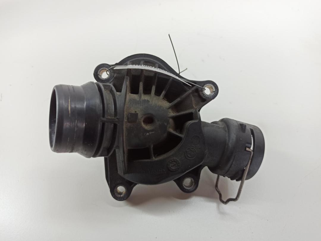 корпус термостата BMW 3 E46 2002, 2.0 л., дизель, МКПП, серый, седан, 2248038