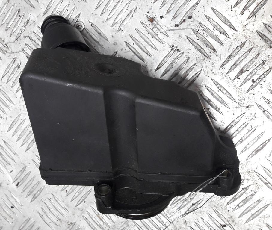 клапан вакуумного управления Skoda Fabia mk1 (6Y) 2000, 1.4 л., бензин, МКПП, зелёный, хетчбэк 5 дв.
