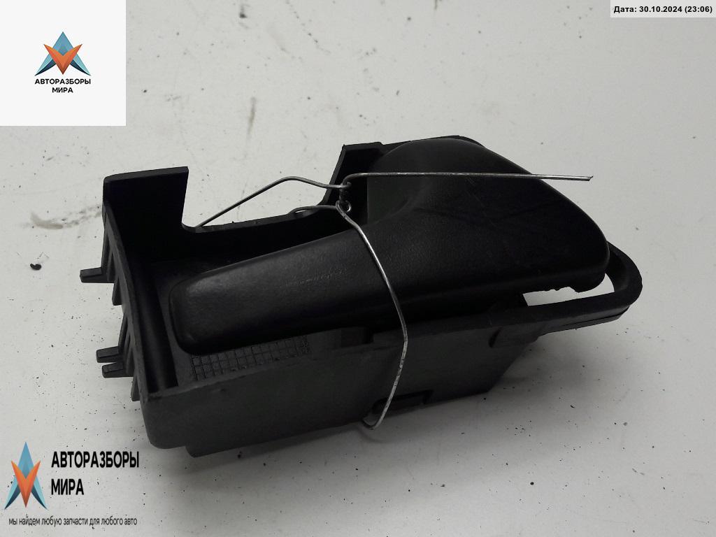 ручка внутренняя передняя правая Volkswagen Golf 3 поколение 1995, 1.8 л., бензин, МКПП, синий, универсал, 1H0837142 - фото №1