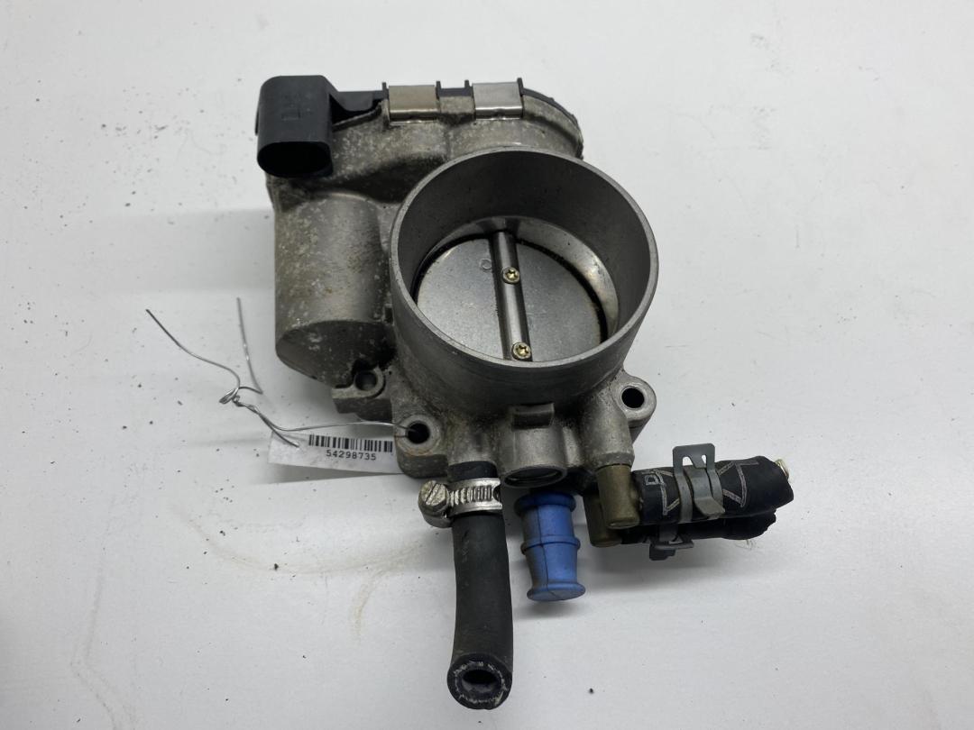 заслонка дроссельная Audi A4 B6 2001, 3.0 л., бензин, МКПП, синий, седан, 078133062B