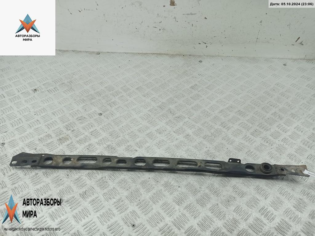 балка под радиатор Lancia Dedra 1 поколение 1991, 2.0 л., бензин, АКПП, зелёный, седан - фото №1