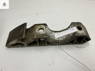 крепление стабилизатора / втулки стабилизатора Audi Q7 4L 2007, 3.0 л., дизель, АКПП, чёрный, внедорожник 5 дв., 7L0411063B