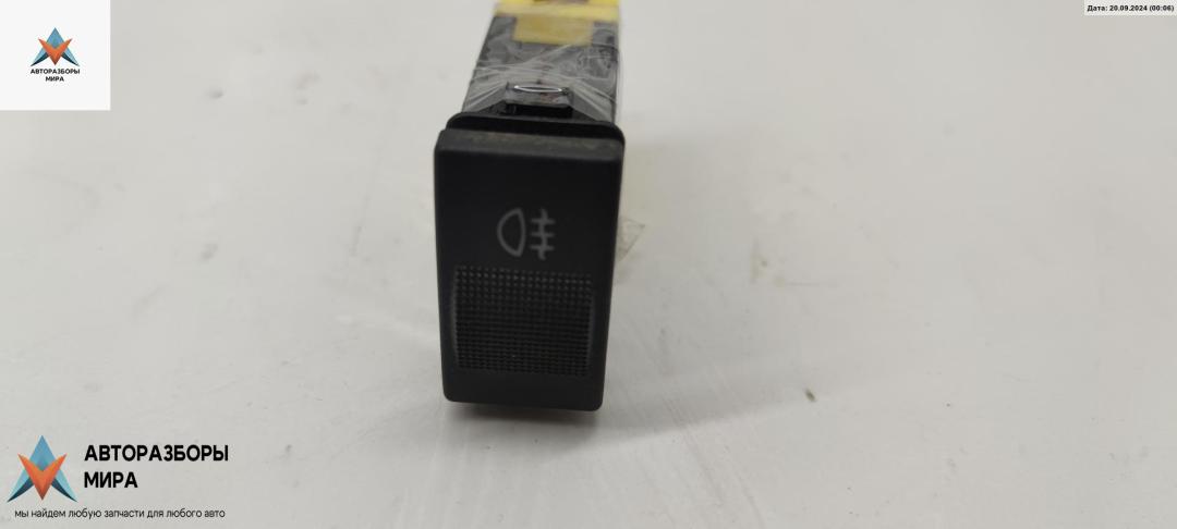 кнопка противотуманных фар Audi A4 B5 1997, 1.6 л., бензин, МКПП, серый, седан, 4D0941563 - фото №1