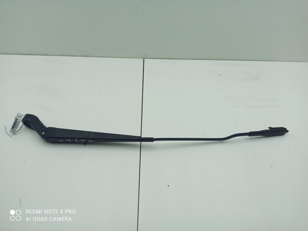 Щеткодержатель (поводок стеклоочистителя) передний Mercedes-Benz Vito 2006, 2.2 л., дизель, МКПП, белый, микроавтобус, 6398200844 - фото №1