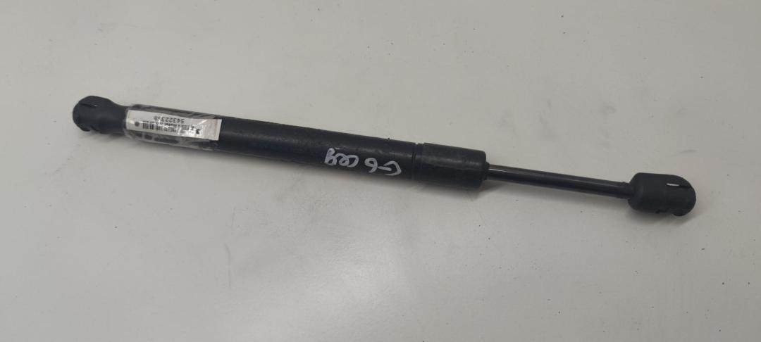 амортизатор крышки багажника (3-5 двери) Audi A6 4F/C6 2004, 3.0 л., дизель, АКПП, серый, седан, 4F582755202S - фото №1