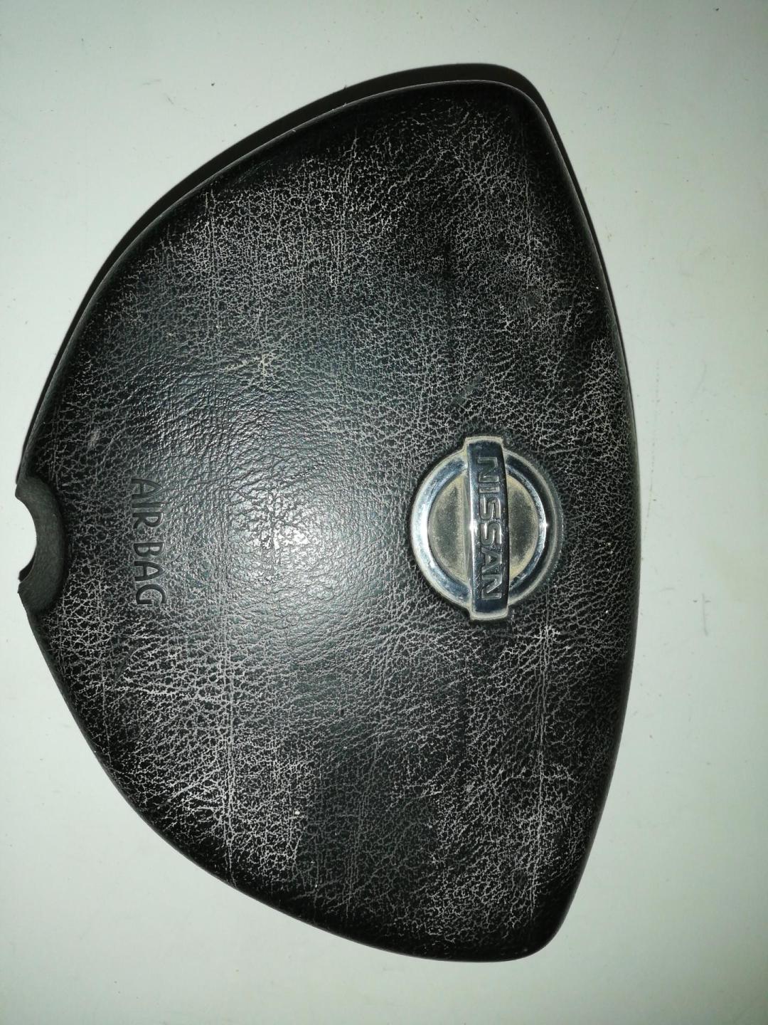 подушка безопасности водителя Nissan Interstar 2005, 2.5 л., дизель, МКПП, белый, микроавтобус, 820018864