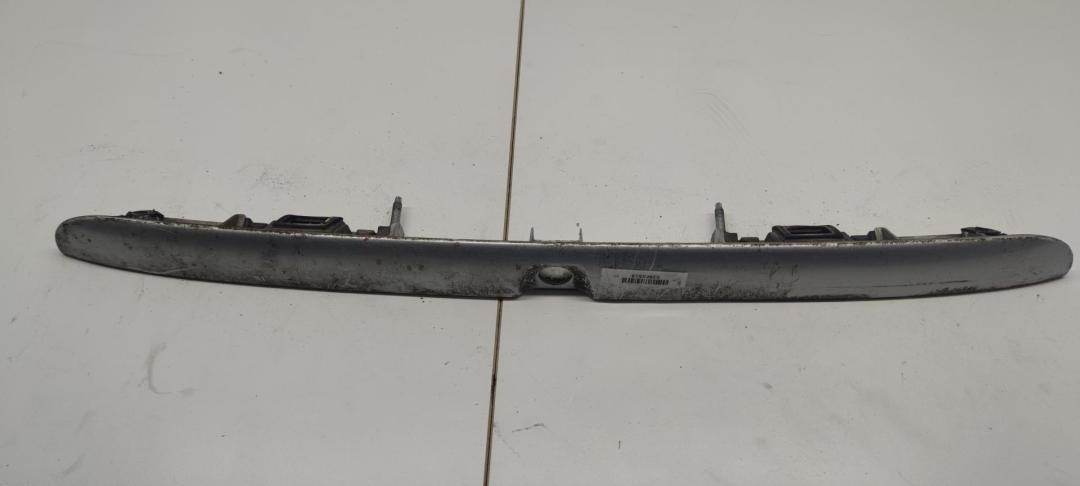 накладка подсветки номера Audi A4 B5 1998, 1.8 л., бензин, АКПП, серый, универсал, 8D9827574