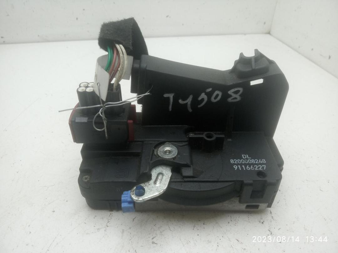 замок двери передней правой Renault Trafic 2002, 1.9 л., дизель, МКПП, белый, микроавтобус