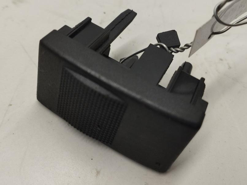 кнопка (выключатель) Audi A8 D2 1996, 4.2 л., бензин, АКПП, серый, седан, 4D0941515
