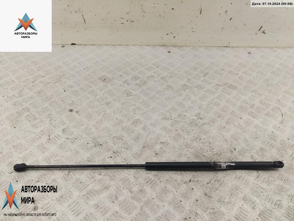 амортизатор капота Volkswagen Passat B5 1997, универсал, 3B0823359B - фото №1