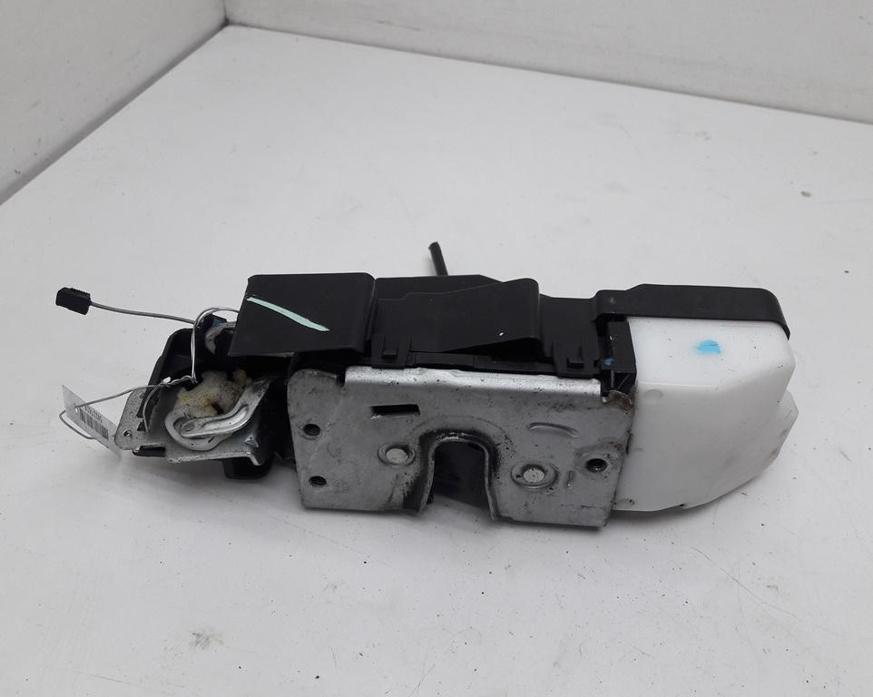 замок двери передней правой Volkswagen Fox 2005, 1.4 л., бензин, МКПП, чёрный, хетчбэк 3 дв.