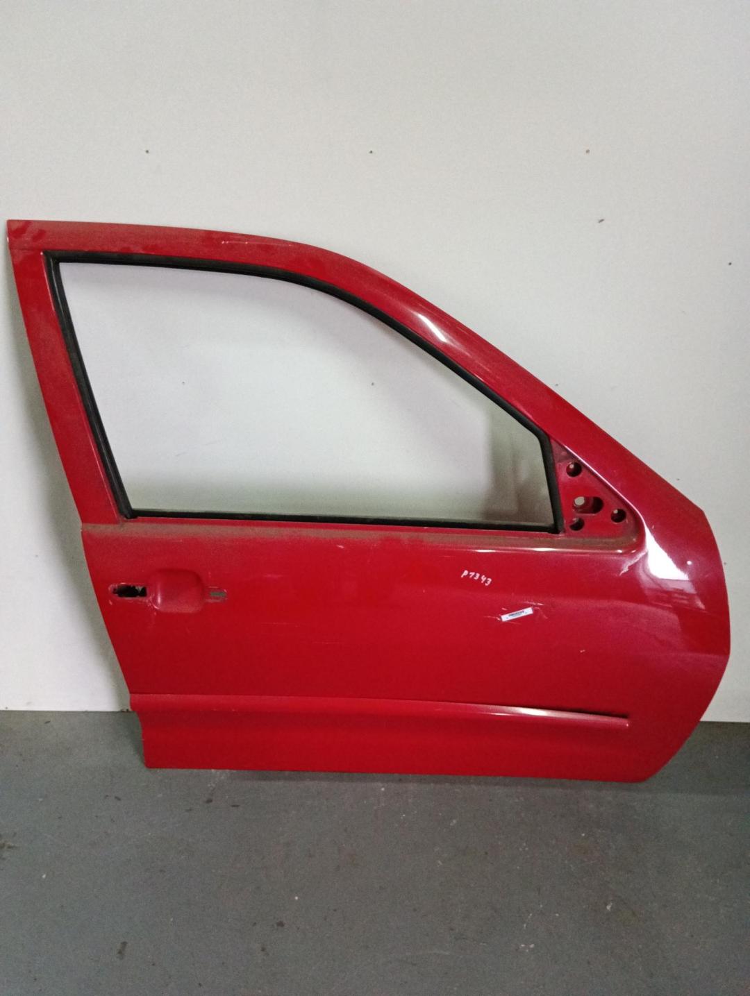 дверь сдвижная Volkswagen Polo 1996, красный, седан