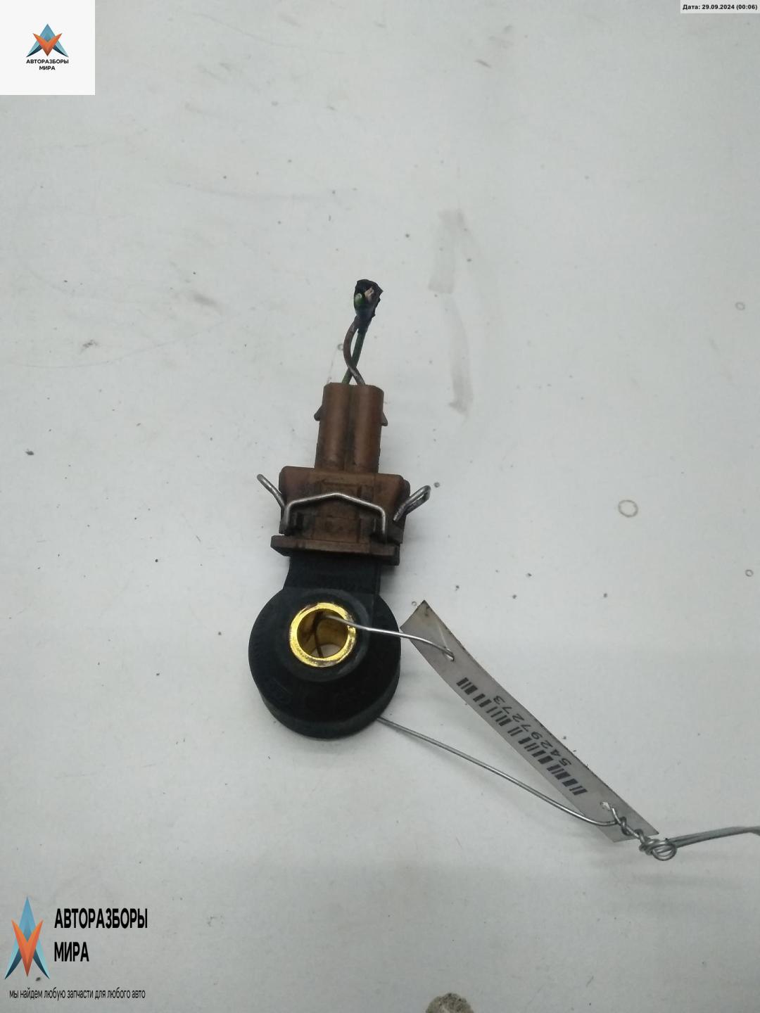 датчик детонации Volkswagen Golf 4 поколение 1999, 2.0 л., бензин, МКПП, серый, хетчбэк 5 дв., 030905377A - фото №1