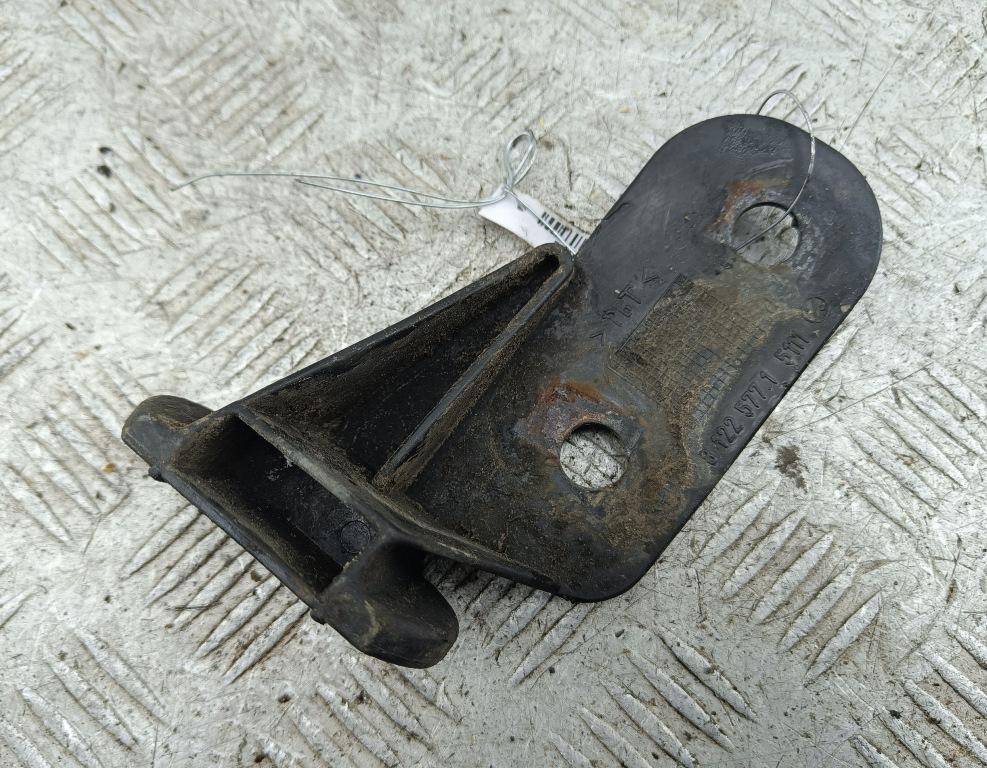 кронштейн переднего бампера BMW 3 E36 1995, 1.6 л., бензин, МКПП, синий, хетчбэк 3 дв., 8122577