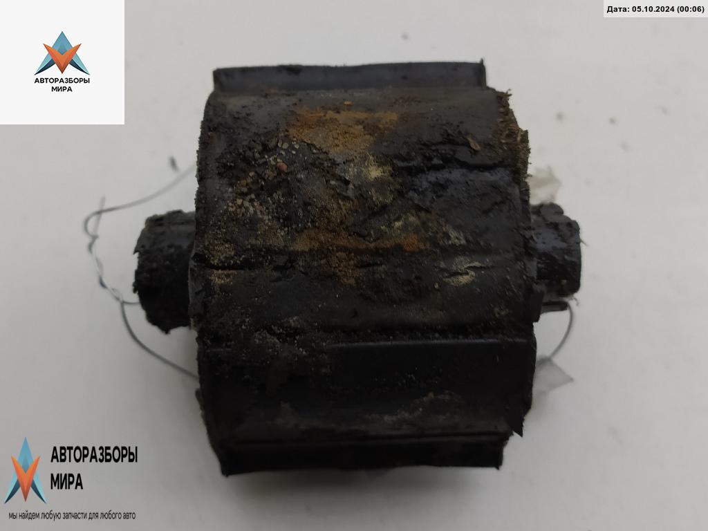 подушка крепления КПП Volkswagen LT 2 поколение 2002, 2.5 л., дизель, МКПП, белый, микроавтобус - фото №1