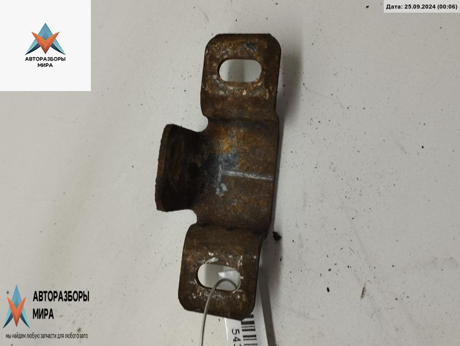 кронштейн радиатора Audi A6 4B/C5 1998, 2.4 л., бензин, МКПП, синий, универсал, 4D0260427 - фото №1