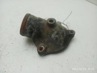 фланец (тройник) системы охлаждения Mercedes-Benz T1 601/611 (207, 208, 209, 210) 1985, 2.3 л., бензин, МКПП, красный, микроавтобус