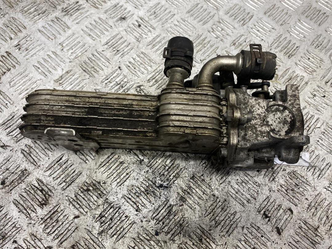 охладитель EGR / Радиатор EGR Audi A3 8P 2007, 2.0 л., дизель, АКПП, чёрный, хетчбэк 5 дв., 03G131513J