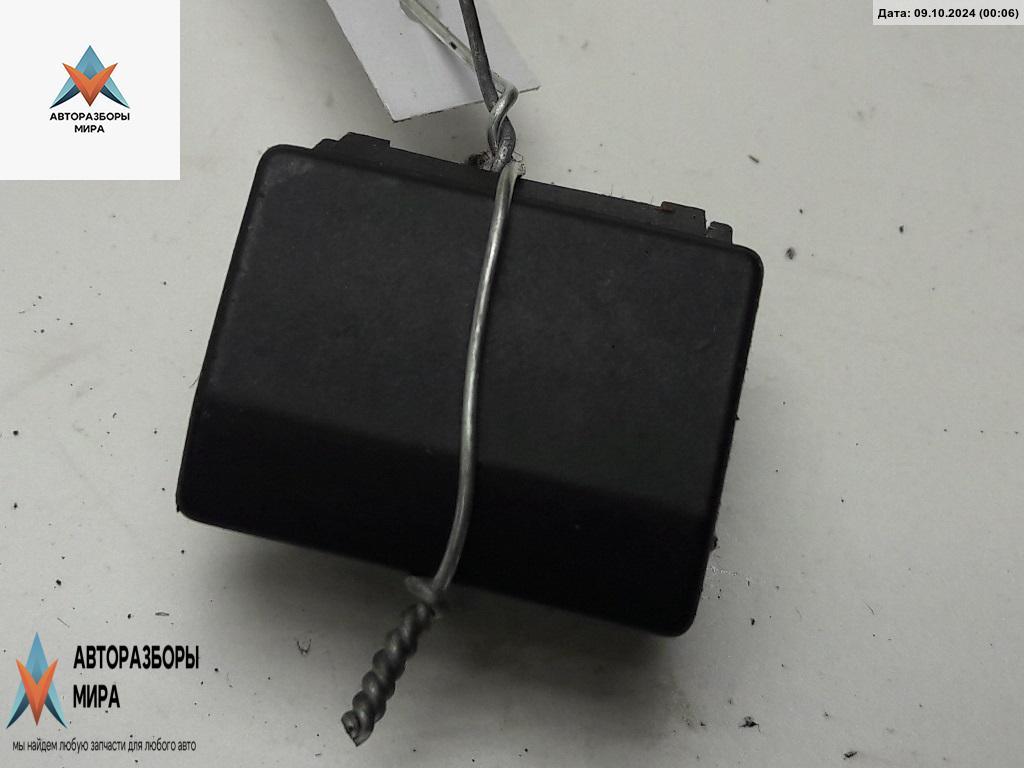 накладка декоративная Skoda Superb 2 поколение 2012, 2.0 л., дизель, МКПП, серый, седан, 3T0858179E - фото №1