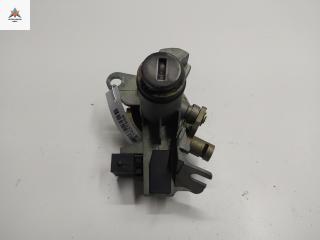 Личинка замка багажника Audi A4 B6 2003, 2.0 л., бензин, МКПП, чёрный, седан, 8E0827573A