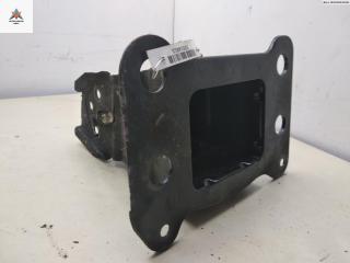 кронштейн переднего бампера Audi A3 8P/8PA [2-й рестайлинг] 2009, 1.6 л., дизель, МКПП, чёрный, хетчбэк 3 дв., 8P0807133A