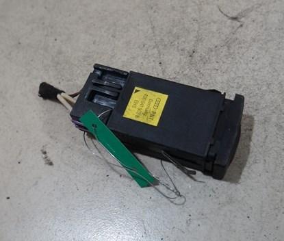 кнопка (выключатель) Audi A4 B5 1995, 1.8 л., Ti, бензин, МКПП, серый, седан