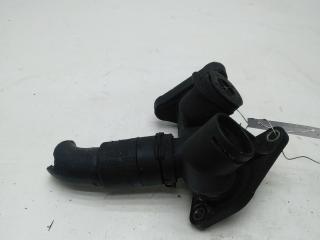 фланец (тройник) системы охлаждения Volkswagen Passat B5 1998, 1.8 л., бензин, МКПП, красный, универсал, 058121133B