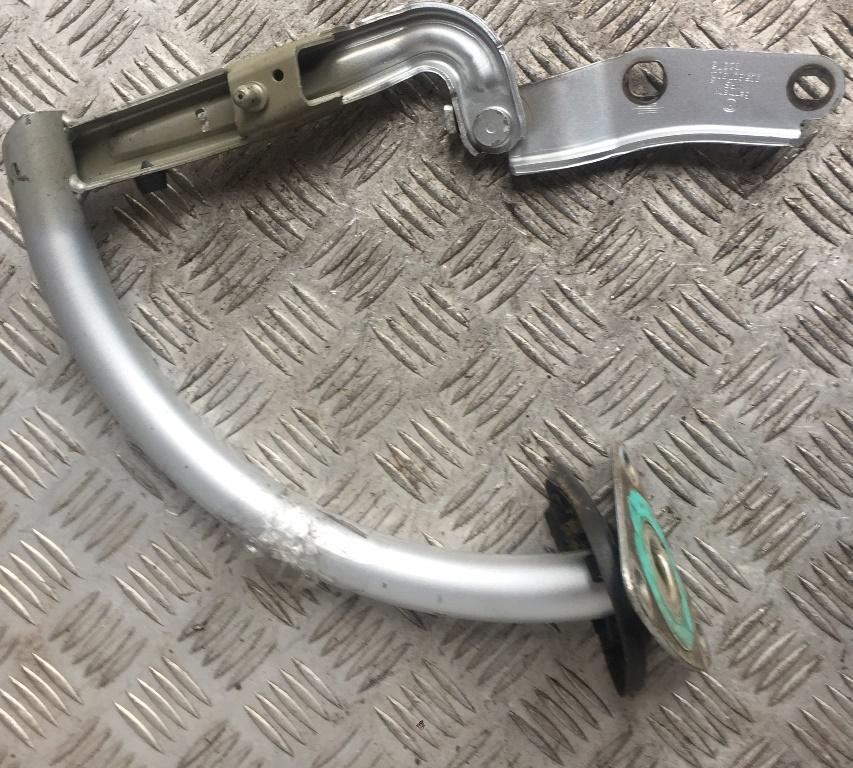 петля крышки багажника Volkswagen Passat B6 2006, серый, седан, 3C5827302B