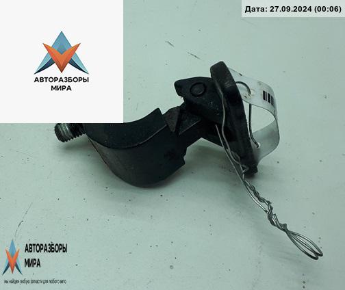 петля крышки багажника Volkswagen Golf 4 поколение 2000, чёрный, хетчбэк 5 дв., 1J6 - фото №1