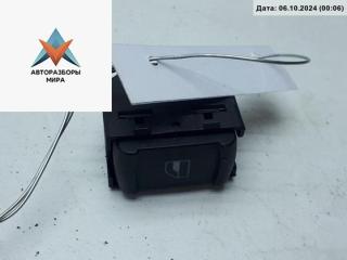 кнопка стеклоподъемника заднего левого Volkswagen Golf 4 поколение 1999, 2.0 л., бензин, МКПП, синий, универсал, 3B0959855B