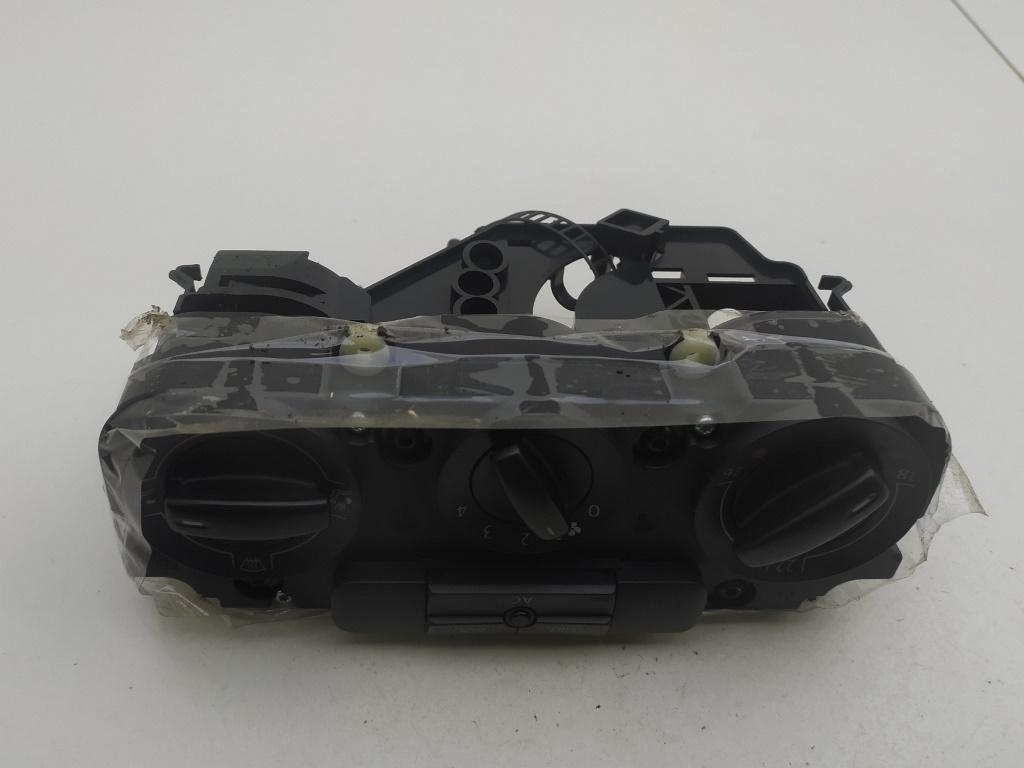 блок управления печки / климат-контроля Volkswagen Passat B6 2007, 2.0 л., дизель, МКПП, серый, универсал, 1K0820047HM