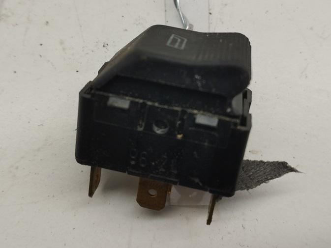 кнопка стеклоподъемника переднего левого Audi A4 B5 1996, 1.8 л., бензин, АКПП, серый, универсал, 4D0959855