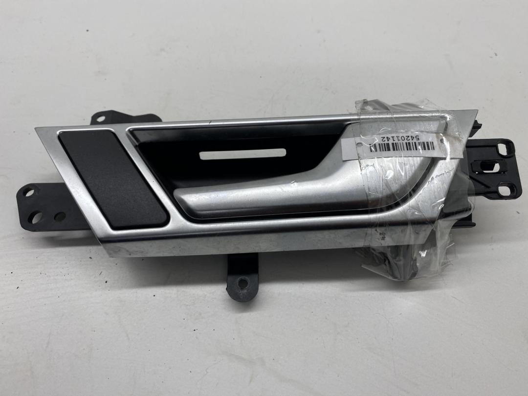 ручка внутренняя задняя правая Audi A6 C6 2007, 2.7 л., дизель, МКПП, чёрный, универсал, 4F0839020F