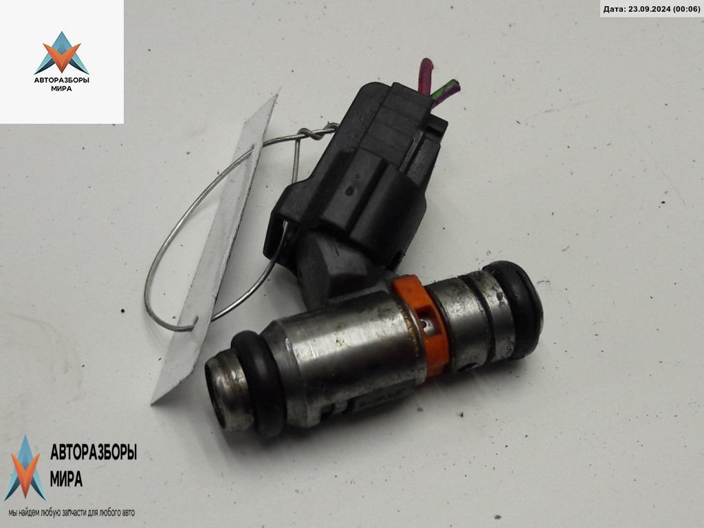 форсунка Volkswagen Golf 4 поколение 2001, 1.4 л., бензин, МКПП, серый, хетчбэк 3 дв., 036031G - фото №1