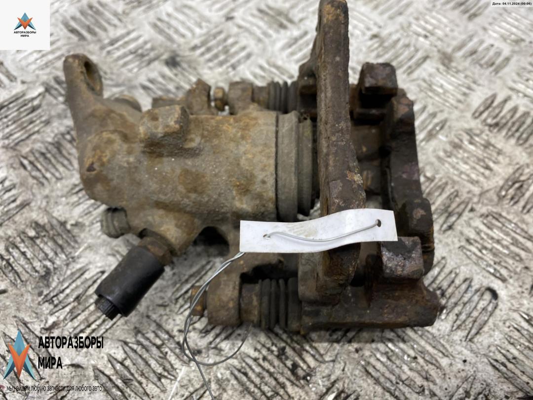 суппорт задний правый Audi A6 4A/C4 1994, 2.8 л., бензин, МКПП, красный, седан - фото №1