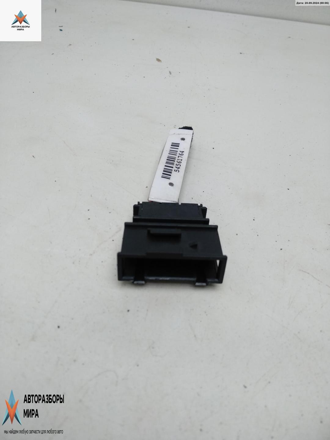 разъем (фишка) проводки Volkswagen Passat B5 1998, 1.8 л., бензин, МКПП, красный, универсал, 3B0922736 - фото №1