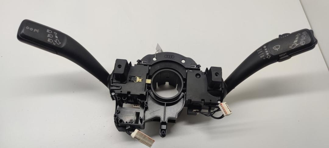 переключатель подрулевой Audi A4 B8 2008, 2.0 л., дизель, МКПП, серый, универсал, 8K0953502BJ