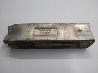 кронштейн переднего бампера Audi A6 C6 2007, 2.7 л., дизель, МКПП, зелёный, седан, 4F0807134