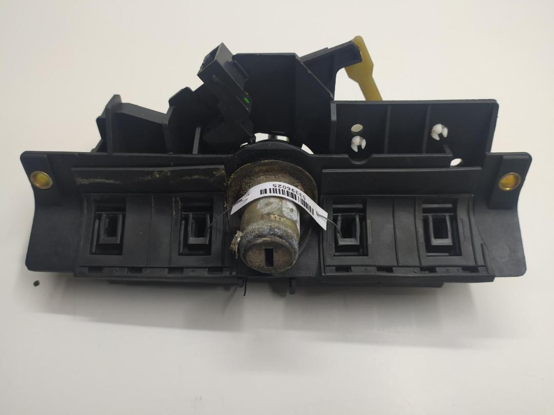 ручка крышки багажника Audi A3 8L 1997, зелёный, хетчбэк 3 дв., 4B0827565F