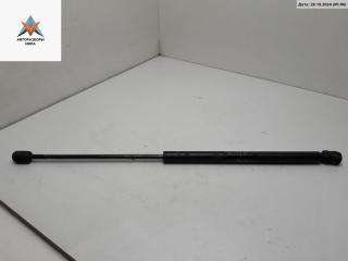 амортизатор крышки багажника (3-5 двери) Volkswagen Golf 3 поколение 1995, 1.9 л., дизель, МКПП, синий, хетчбэк 5 дв., 1H6827550A