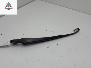 Щеткодержатель (поводок стеклоочистителя) задний Volkswagen Passat B5 [рестайлинг] 2001, 1.6 л., бензин, МКПП, синий, универсал, 8D9955407A