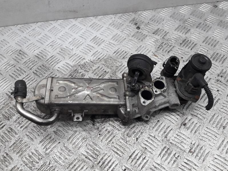 охладитель EGR / Радиатор EGR Skoda Octavia mk2 (A5 1Z) 2012, 1.6 л., дизель, МКПП, серый, хетчбэк 5 дв.