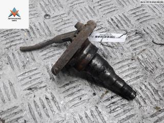 Цапфа задняя (ось ступицы) Volkswagen Golf 3 поколение 1996, 1.6 л., бензин, МКПП, чёрный, хетчбэк 5 дв.