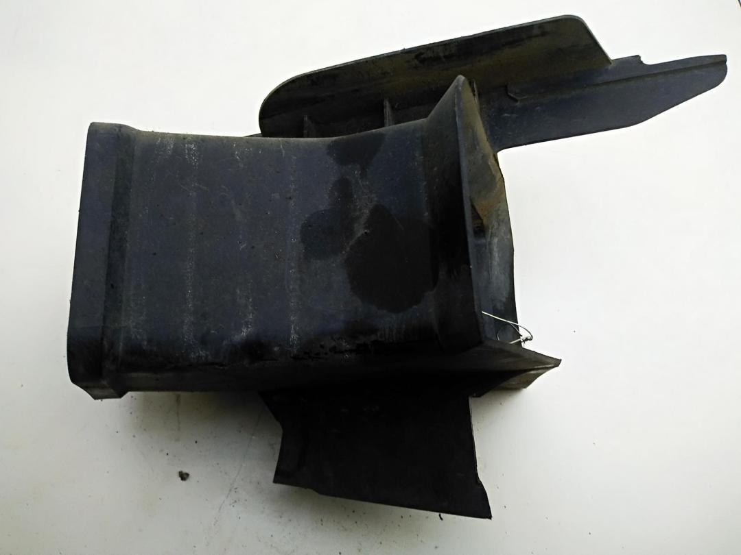 воздуховод BMW 3 E46 2002, 2.2 л., бензин, МКПП, серый, купе, 8238419