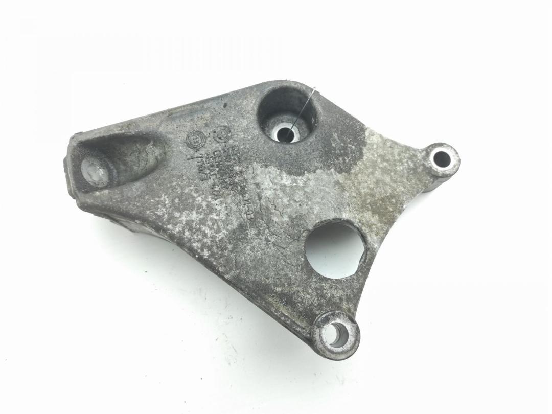 кронштейн двигателя BMW 3 F30/F31 2013, 2.0 л., дизель, АКПП, чёрный, седан, 6788611