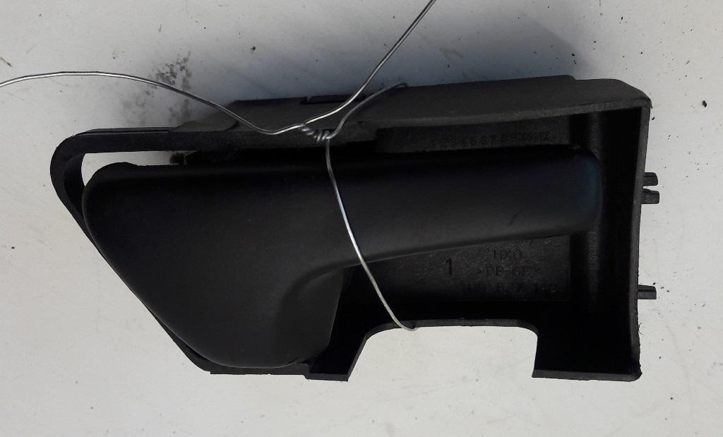 ручка внутренняя передняя правая Volkswagen Golf-3 1997, 1.8 л., бензин, АКПП, красный, хетчбэк 5 дв., 1H0837142