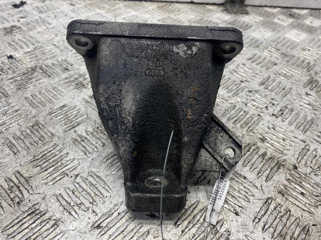 кронштейн двигателя Audi A6 C5 2000, 2.5 л., дизель, АКПП, чёрный, универсал, 4B0199308
