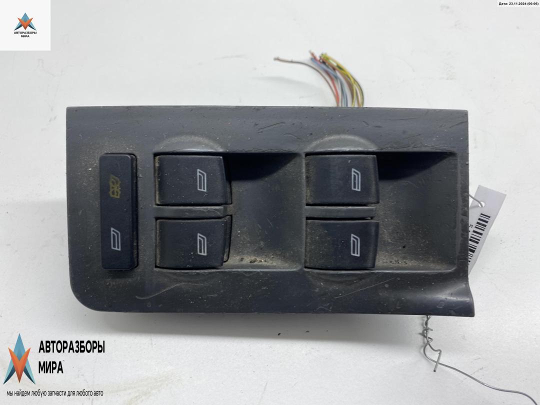 кнопка стеклоподъемника переднего левого Audi A6 4B/C5 1999, 2.4 л., бензин, МКПП, серый, универсал, 4B0959851 - фото №1