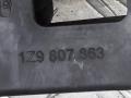 кронштейн заднего бампера Skoda Octavia mk2 (A5 1Z) 2005, 2.0 л., дизель, робот, серый, универсал, 1Z9807863 - фото №2