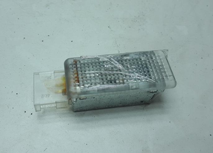 фонарь салона (плафон) Volkswagen Touareg 2003, 4.2 л., бензин, АКПП, синий, внедорожник 5 дв., 7L0947415